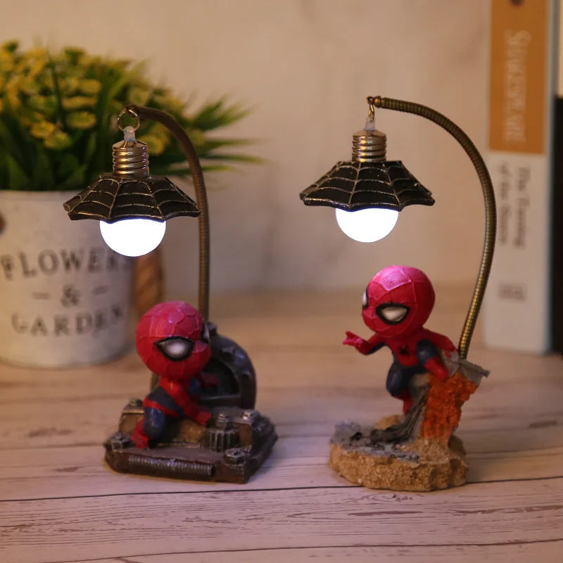Lâmpada Mini Homem-Aranha em uso